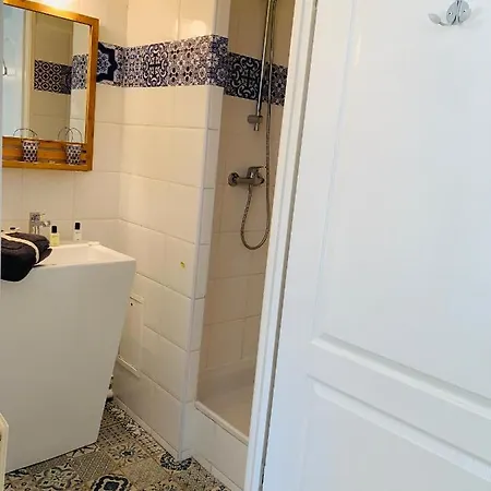 Luxe Paris Pansiyon Courbevoie