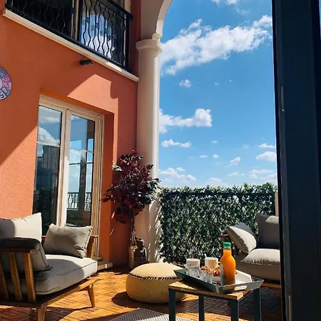 Luxe Paris 홈스테이