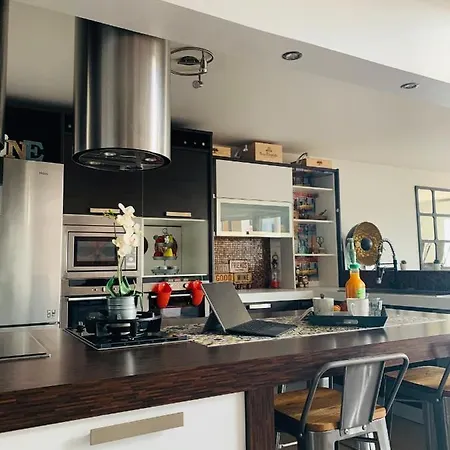 Pansiyon Luxe Paris Courbevoie