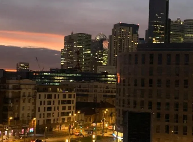 Luxe Paris בית אירוח קורבוו